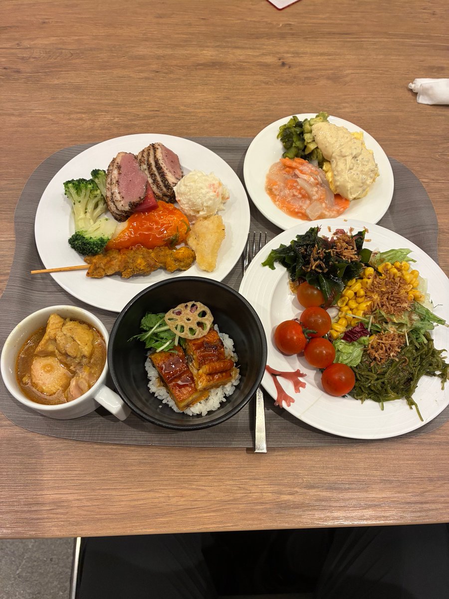 agegejp's tweet photo. 久しぶりにHNDでランチを頂きました🍴
これから移動します✈️

#HND #ランチビュッフェ https://t.co/0yZmALeKSf