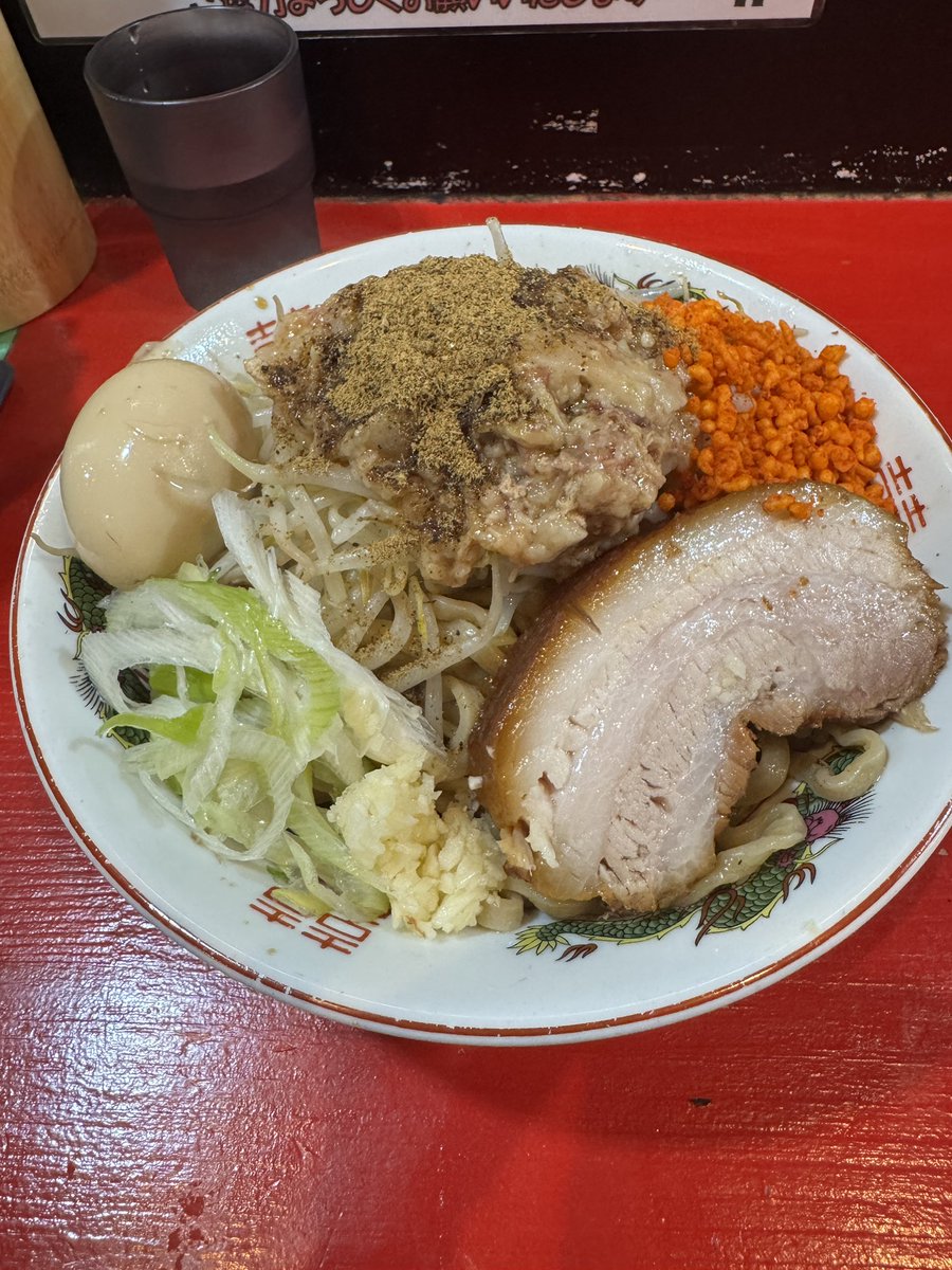 Dogu_vv's tweet photo. 今回はあすまさんとyskさぁんと鷹の目
食べたクソうめぇ
次回はジャックポット！！ https://t.co/WbeNLZxfst