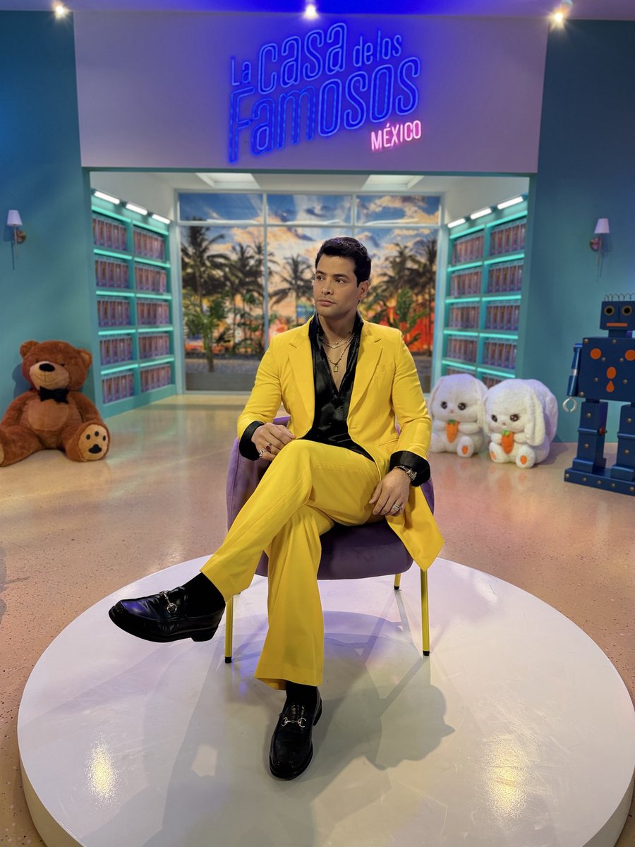 moisesspenaloza's tweet photo. Voy con nervios, con emoción y con el corazón bien puesto. Lo único que tengo claro es que voy a ser yo de principio a fin. 🫰🏻💛
#MoisesPeñaloza 🦐 #TeamMoi #TeamMoisesPeñaloza
#LaCasaDeLosFamososMx https://t.co/pUGSELnCdB