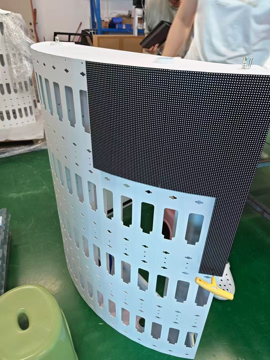TracyHu16's tweet photo. Outdoor and indoor, P2.6, P2.9, P3.91, P6.25 front service
#Curved #Flexibled #LEDdisplayscreen #ledpanel #ledvideowall #ledmodule #event #factory #manufacturer #COB #GOB
Waiting for your inquiry and orders, Call/WeChat/WhatsApp: 0086-18316843344 https://t.co/fjUy5LstSW
