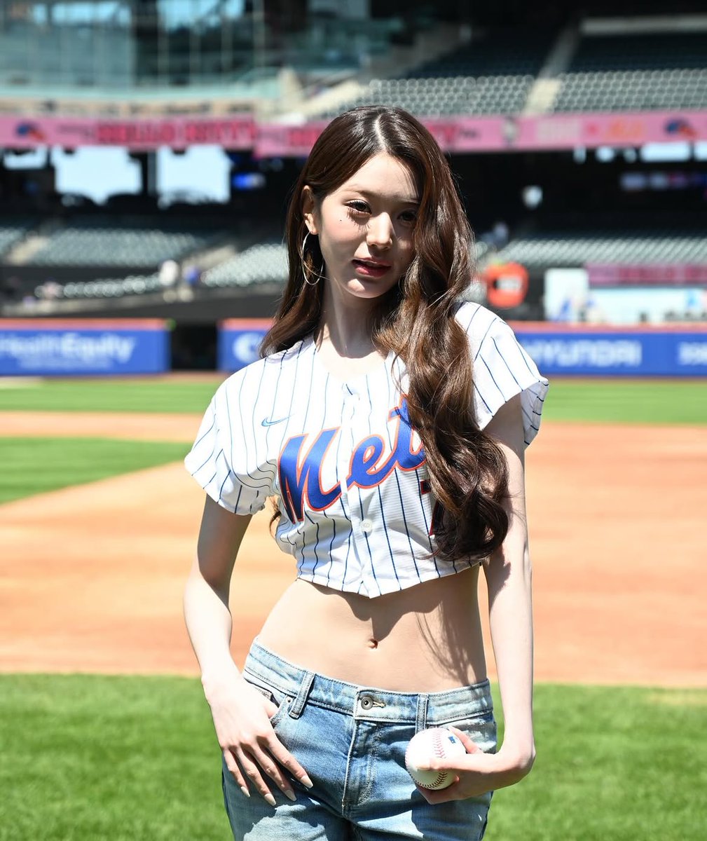 beaucutegirl's tweet photo. 260627 angela3128 🍒 
장원영 진짜 예쁘다 ❤️⚾️  
https://t.co/v78iHGZvxV https://t.co/RLtYYjwu6v