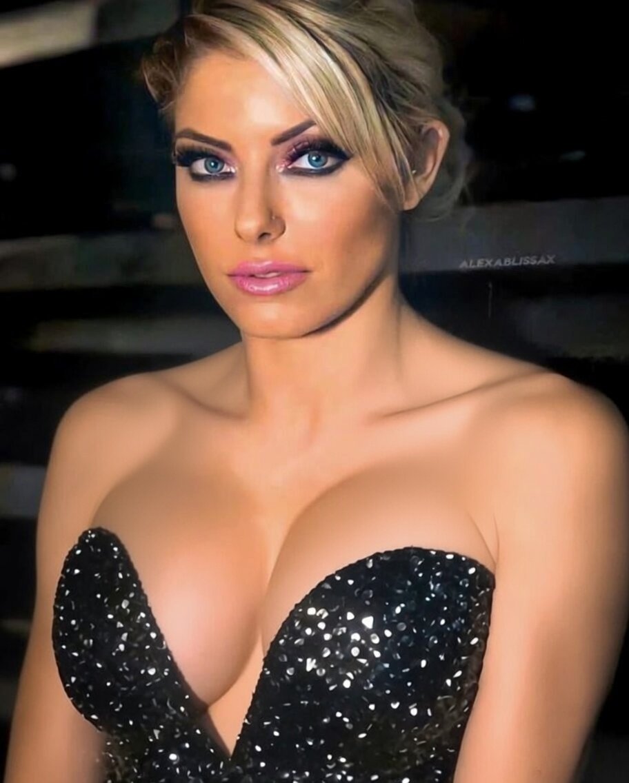 SendBoobs_69's tweet photo. #AlexaBliss #Ai https://t.co/ziXWiysz4N