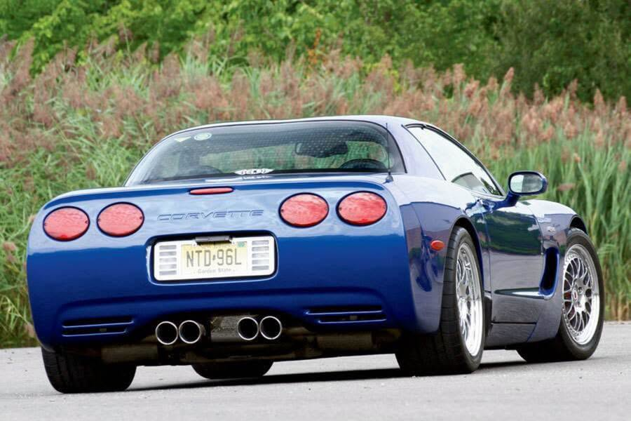 DennisBrooks44's tweet photo. hevrolet Corvette Z06 C5 con motor LS6 Stroker a 382 ci, internos forjados y doble Turbocompresor Turbonetics soplando a 15 psi resultando en 834 WHP y 822 LB-FT. https://t.co/HEzX6H4997