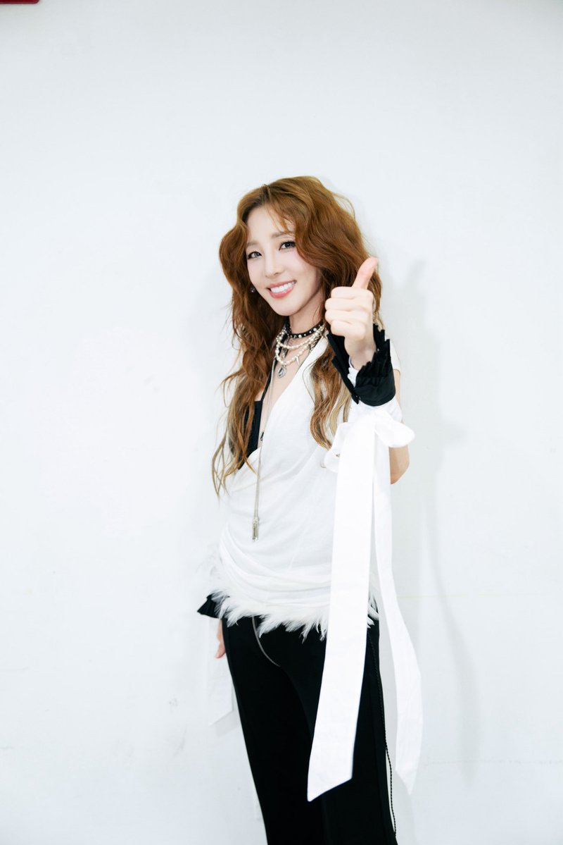 krungy21's tweet photo. 월요병을 물리칠 좋은 소식이야!!!!!! 내 원래 틱톡 계정 복구에 성공했어!!! 😭🥹🥳👏👍🏻 혼선을 줘서 미안하고, 이제 앞으로 다시 활발하게 업로드 할게!!! 🧡💙
Great news!!! I finally got my original TikTok account back!!! 🥰 
Sorry for the confusion! But I’m so happy 😭😭😭

https://t.co/8UyLaTrRIi