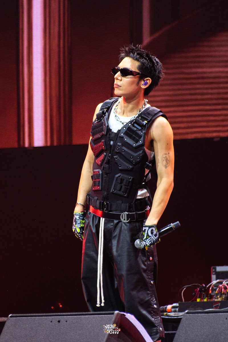 fevumb's tweet photo. เจทีเท่มาก 🤟🏻😎

#SPECTACLECONCERT2xATLAS
#JetATLAS https://t.co/BCr37JZzzL