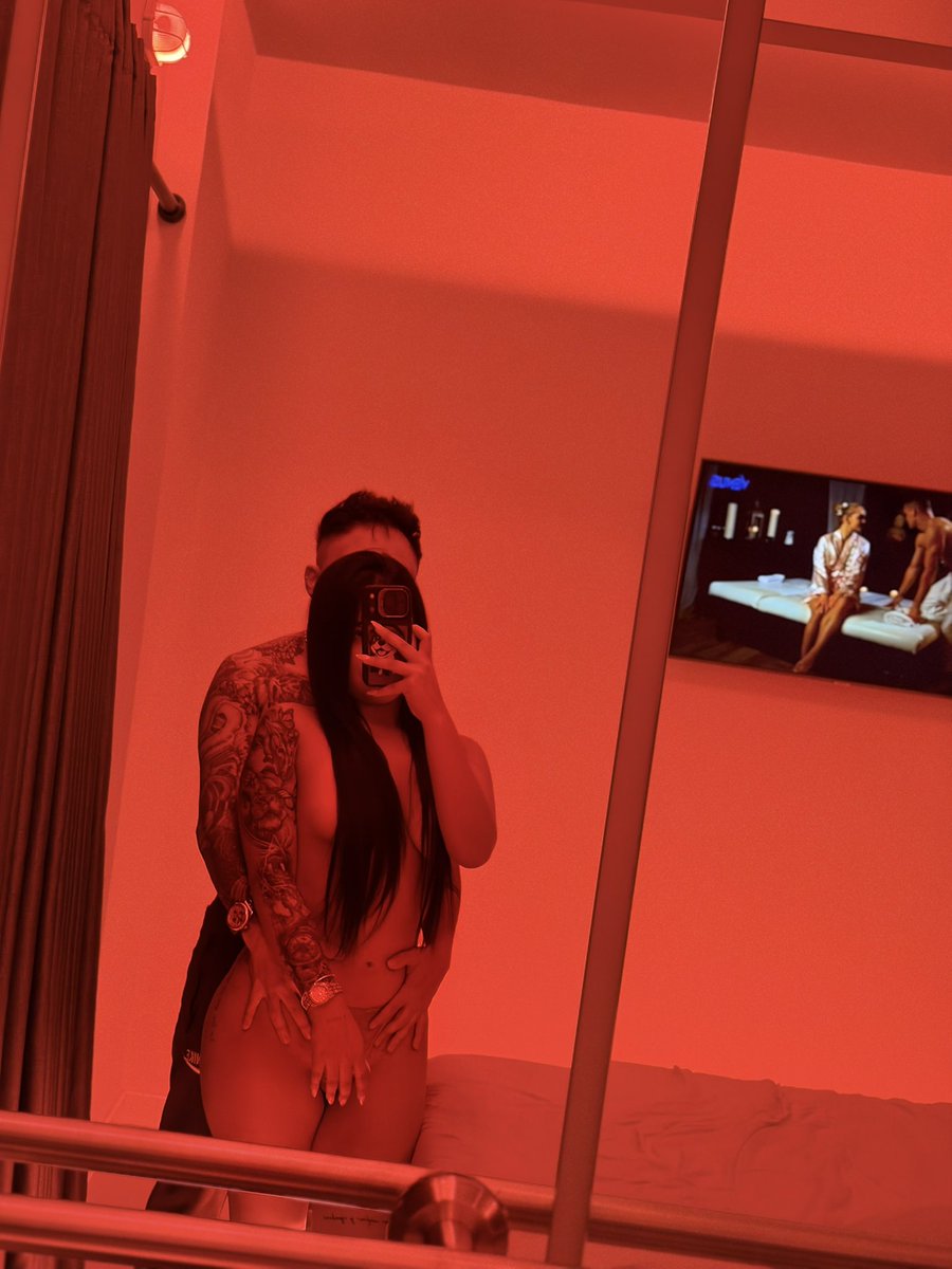 AlejaYDavid69's tweet photo. Un poco de lo rico que la pasamos hoy, si quieren ver mas sigan nuestro perfil @InsolitamSpa @spaolimposwclub #ParejaSwinger #Swingerbogota #hotwife #MHM #Trio https://t.co/eHZ52w6FBk