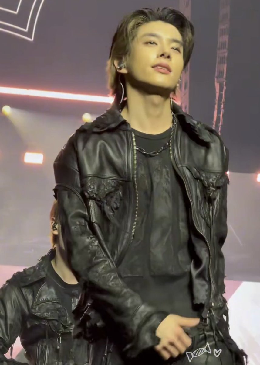 vvanessasim's tweet photo. และวันนี้ก้หล่อมากอีกแล้ว ㅠㅠㅠㅠ https://t.co/sUx0YPNlLA