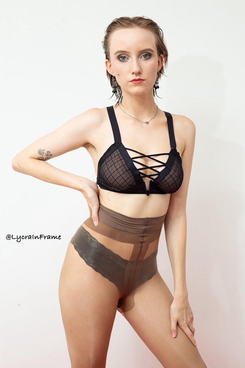 patrioticgifts's tweet photo. Laura in some nice Express Labella Figura nylons
#pantyhose #nylons #models #photosessions #content #canon5diii https://t.co/yOKHgun5UV