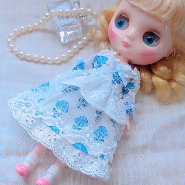 mocochang888's tweet photo. ブルーのリボンワンピース #minne 
https://t.co/KgqqSE4Qrr
 #ミディブライス  #ドール服  #middieblythe  #アウトフィット https://t.co/Cwk4TYBsKU