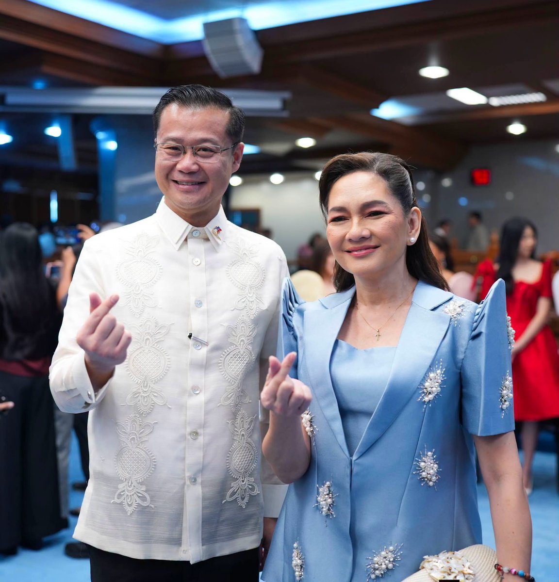 ronaldgem's tweet photo. Na para bang happy family?! https://t.co/oawTnE4ozF