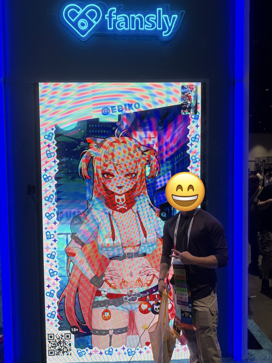 solork__'s tweet photo. Day 3 cont
So happy to have gotten to meet @Buffpup_ again this year and was super excited to meet @Pheromoan @EbikoVtuber and @snuffyowo for the first time. Such an awesome experience that offkai has given me once again and can’t wait to be back next year! https://t.co/Y5cP2LS8Pv
