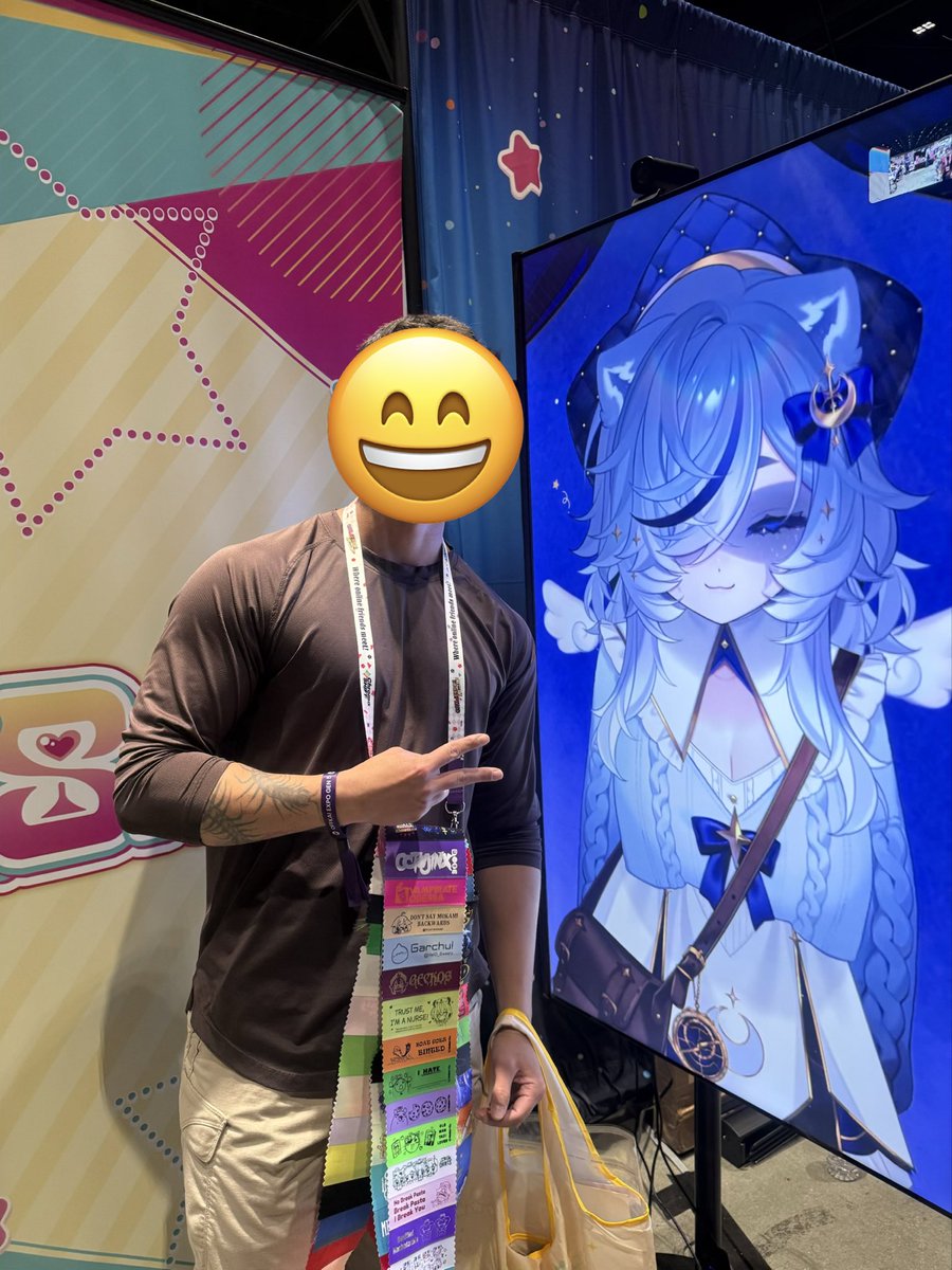 solork__'s tweet photo. Day 3 cont
So happy to have gotten to meet @Buffpup_ again this year and was super excited to meet @Pheromoan @EbikoVtuber and @snuffyowo for the first time. Such an awesome experience that offkai has given me once again and can’t wait to be back next year! https://t.co/Y5cP2LS8Pv
