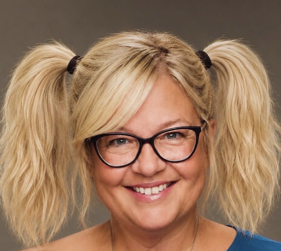 BBLYRICUPDATES's tweet photo. 🚨 THE SECRET TWIN TWIST IS BACK!!  

Angela Murray’s MAGA sister, Angelina has entered the BB house today and is officially apart of the January 6th alliance 🇺🇸 EVERYONE TAG ALLISON GRODNER TO REMOVE HER! #bb28 #BB28 https://t.co/T8rWmNk3zB