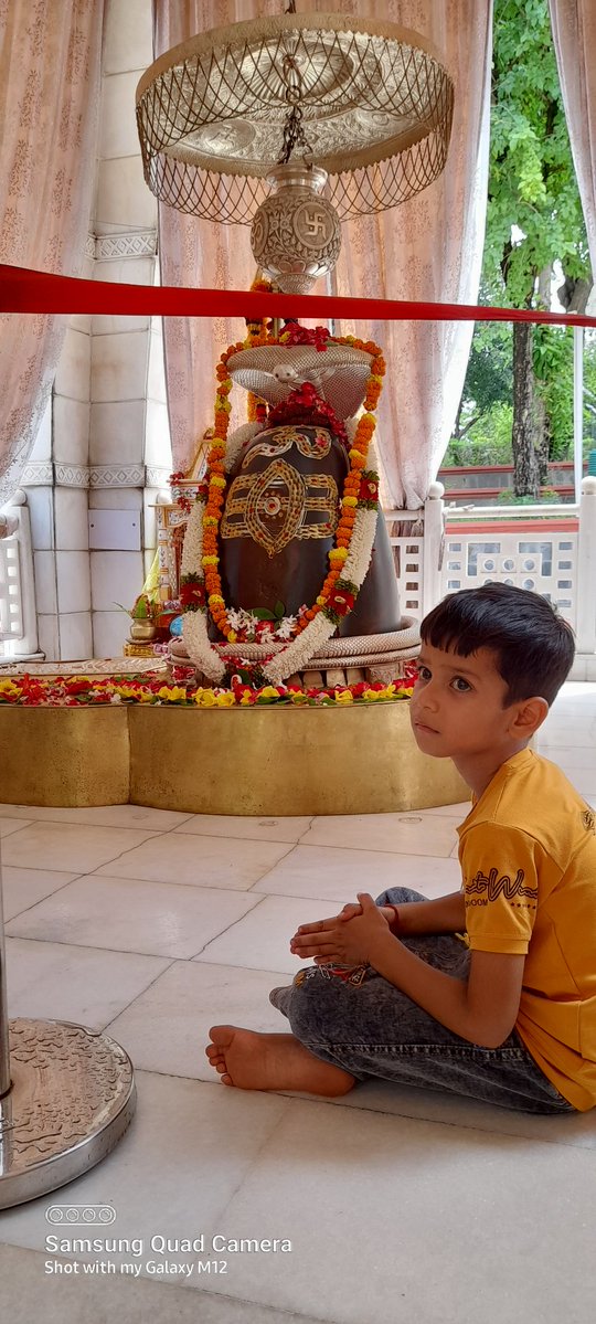 DhakanL's tweet photo. #देवभूमि उत्तराखंड की पावन धरती पर स्थित महाकाल के परिवार सहित दर्शन करने का परम् सौभाग्य प्राप्त हुआ 🙏🙏
आपके दर्शन मात्र से मुझे एक नयी शक्ति का अनुभव हो रहा है 
🙏🙏हर हर महादेव जय महाकाल 🙏🙏 https://t.co/oRx5Pa11Lw