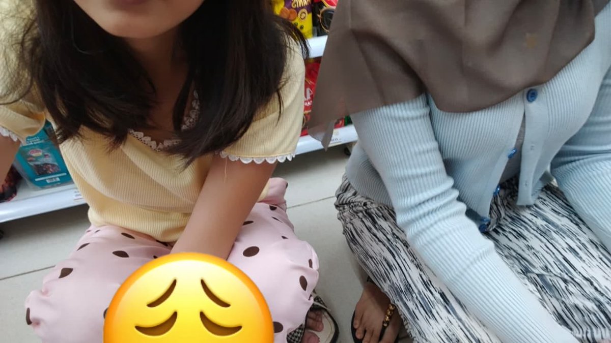 hyzeeldn's tweet photo. "yang ini enak kayanya"
"sama si harganya cuma gedean yg itu" https://t.co/WNGxz4WkwT