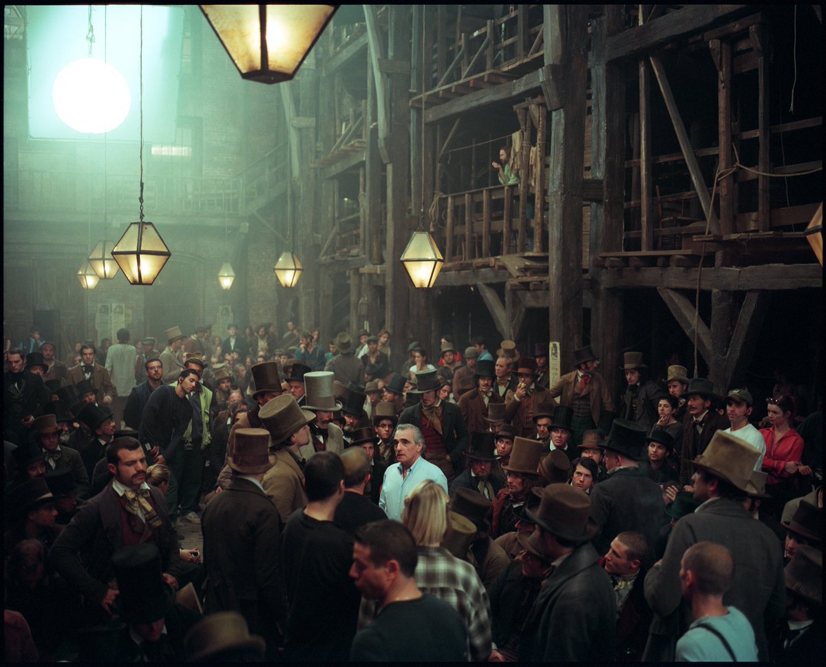 auteurhouse's tweet photo. Martin Scorsese on the set of GANGS OF NEW YORK (2002). https://t.co/nFxxiyqb3p
