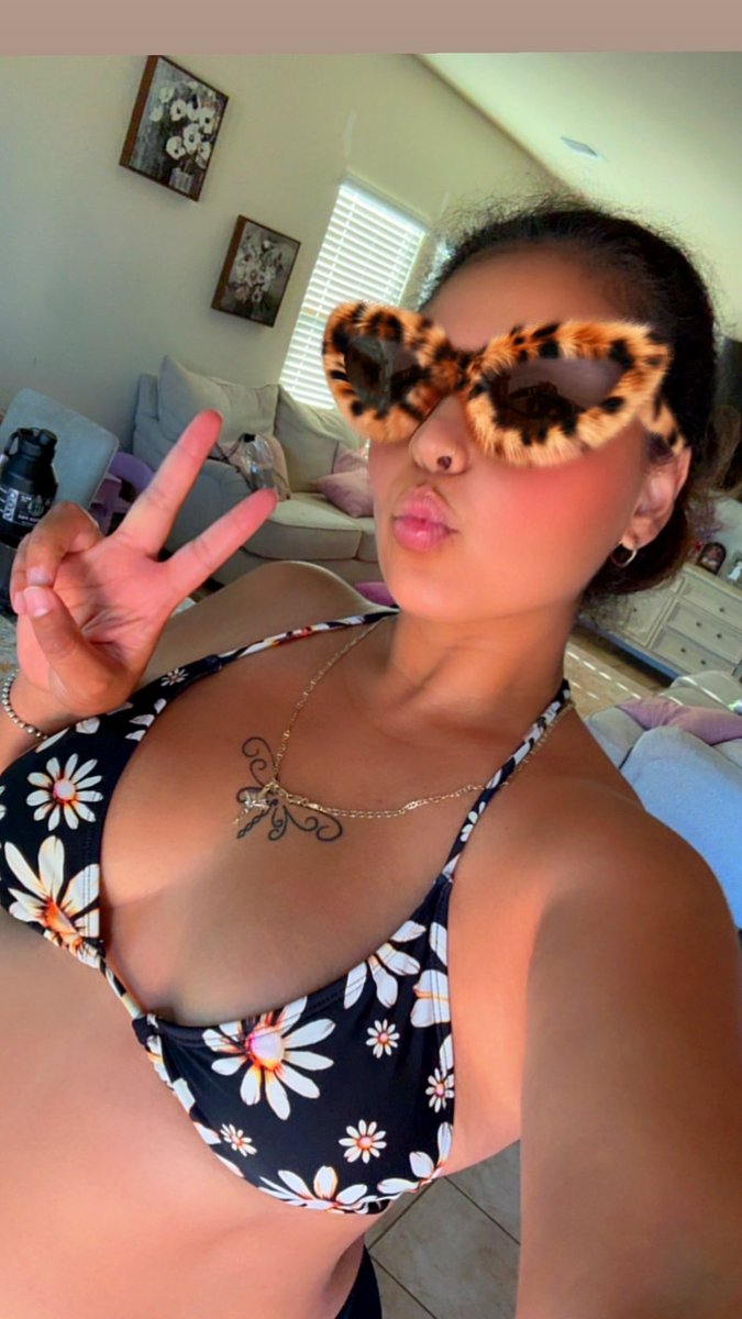 justBUtiful's tweet photo. Summer Days 🌻 https://t.co/QsiGD7lU8X