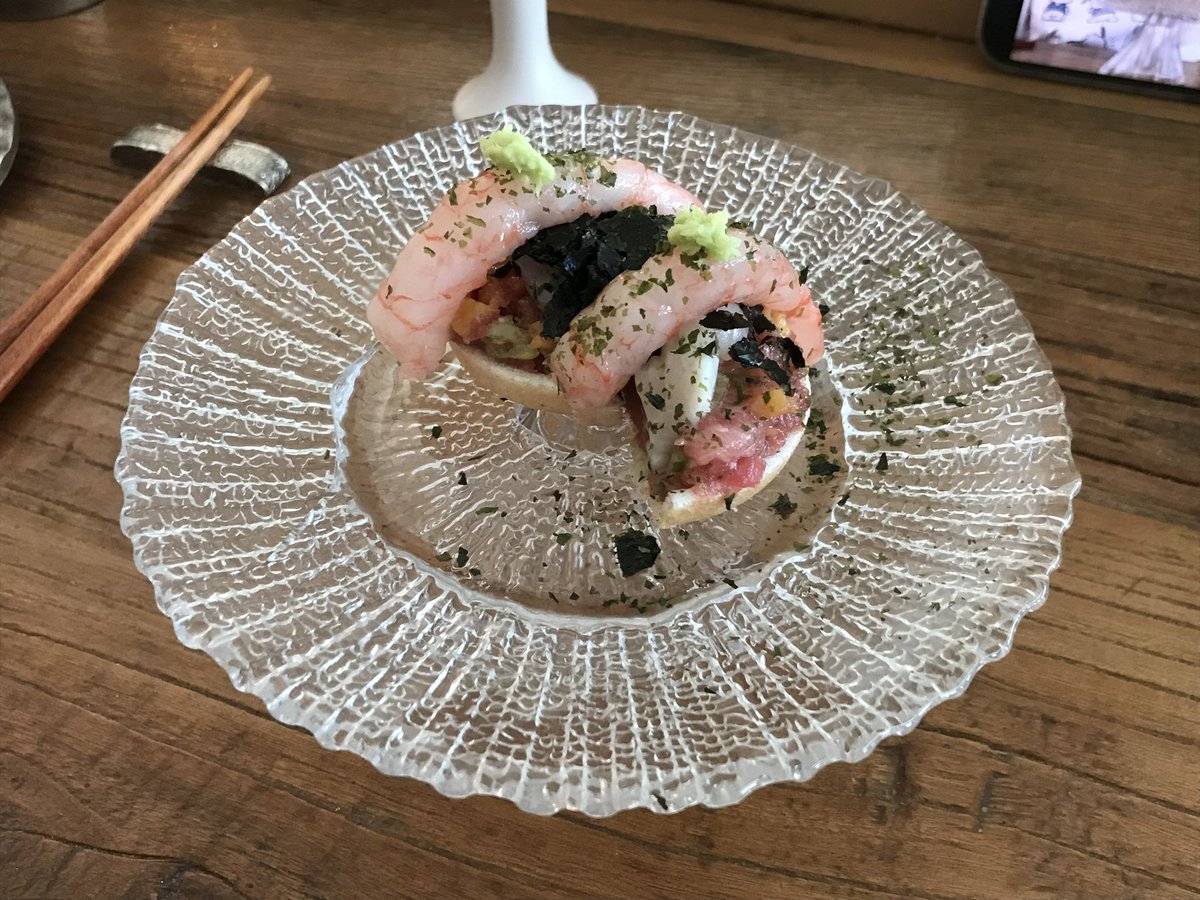 pokiichan__'s tweet photo. 서촌에서 숙성회 초밥, 사시미, 초당옥수수 튀김, 네기토로 단새우 모나카, 해장 신라면까지 완전 배터지게 먹었다 사장님도 친절하시고 곁들인 사케도 너무 잘 어울렸음… https://t.co/WDpvnnZdFd