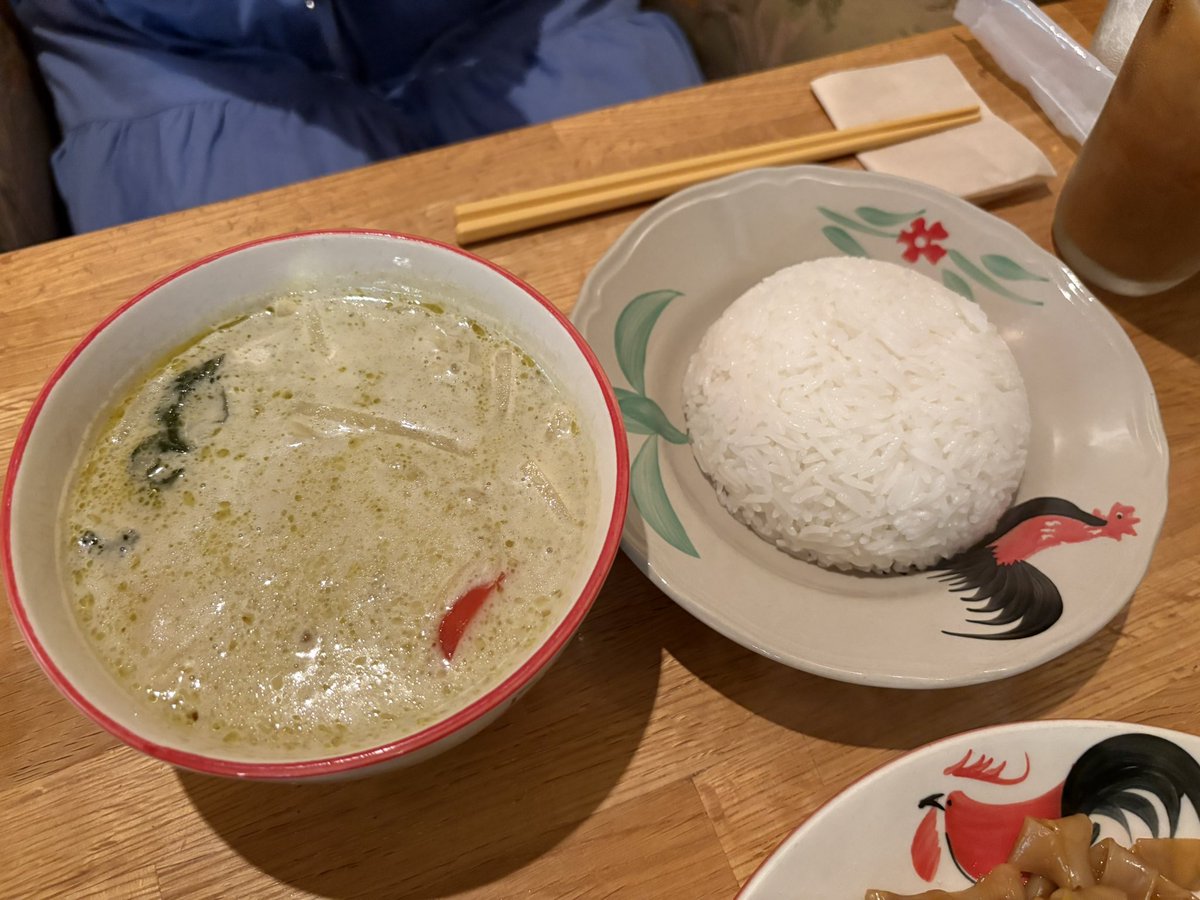 snipe0606's tweet photo. タイカフェサロン 二ランカフェ@戸田公園

7/26(日)11時25分、開店前から並びが10人位あり、5分早開け❣️
やはり二ランカフェさんのランチいいですね💕︎
戸田公園のタイ料理の名店🇹🇭👏✨️✨👏 https://t.co/eALw3lN1LO