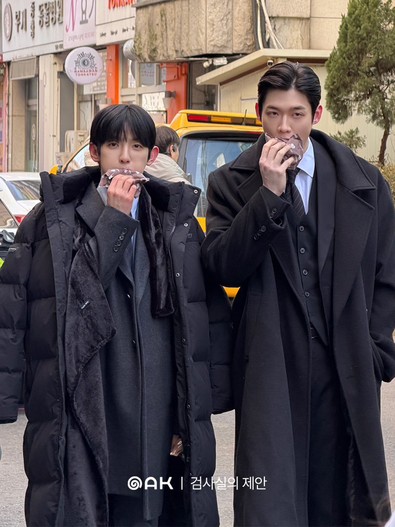 zzss31's tweet photo. กว่าซีรี่ส์เรื่องใหม่จะมา ลงแดงพอดี ร่างกายต้องการ ยุนอู😭😭😭😭😭😭😭😭😭😭 https://t.co/qPFOgHViSV