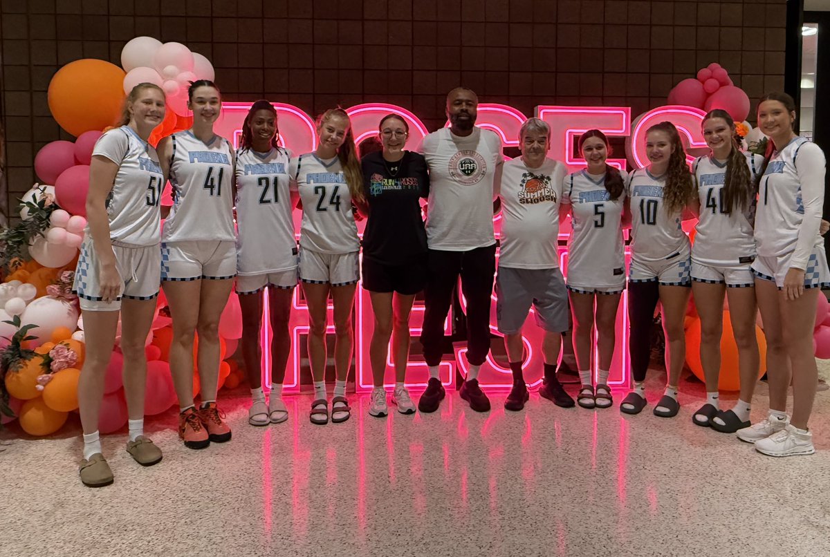 phoenixselect's tweet photo. PHX Elite 2027 plays their last game ever tomorrow (Monday) at 9am on Court 56 in  Nike Chicago😢
Many on this team have been together since 5th grade☺️
We couldn’t be more proud of them☺️
There will be a lot of tears shed😢😢😢
College coaches please watch their last game🙏🏻🙏🏻 https://t.co/gYwbVYYxpm
