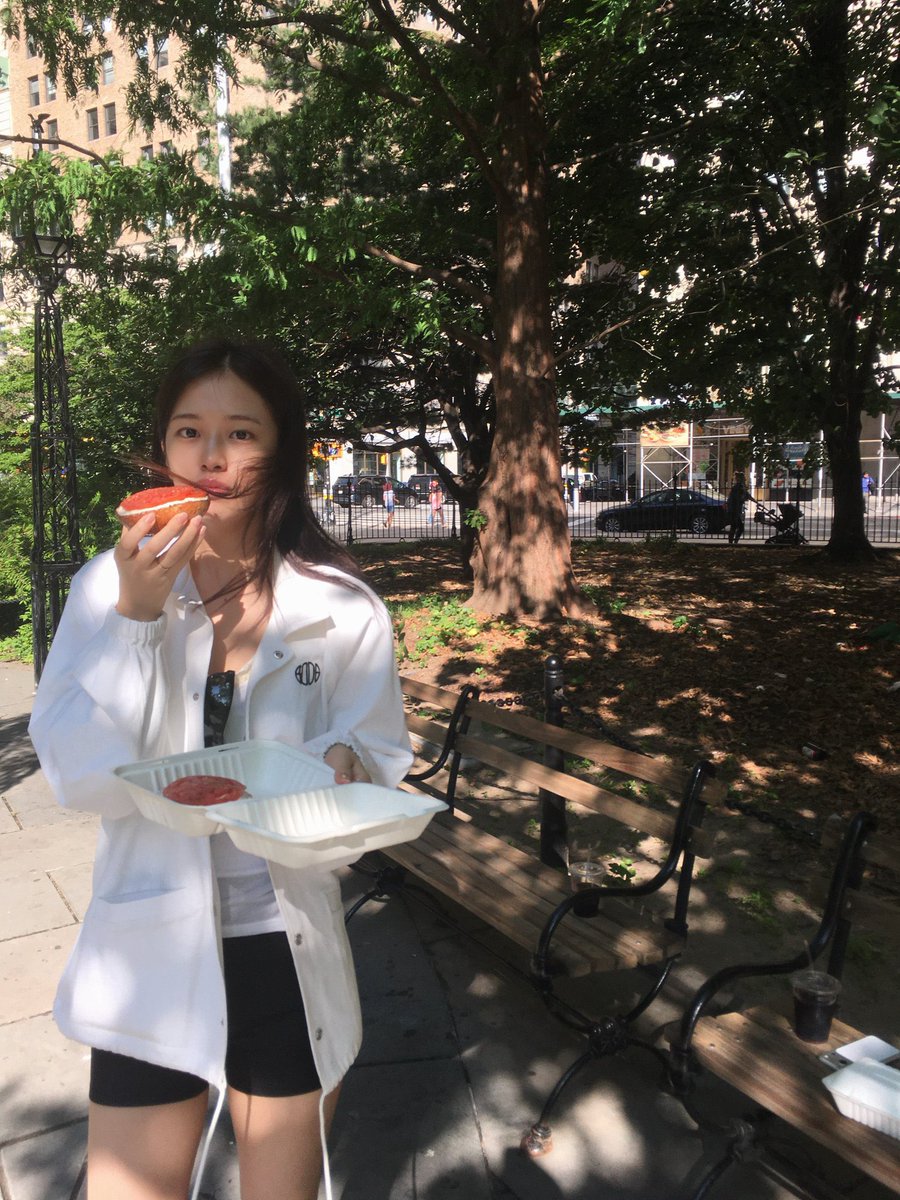 Yujin tweet media