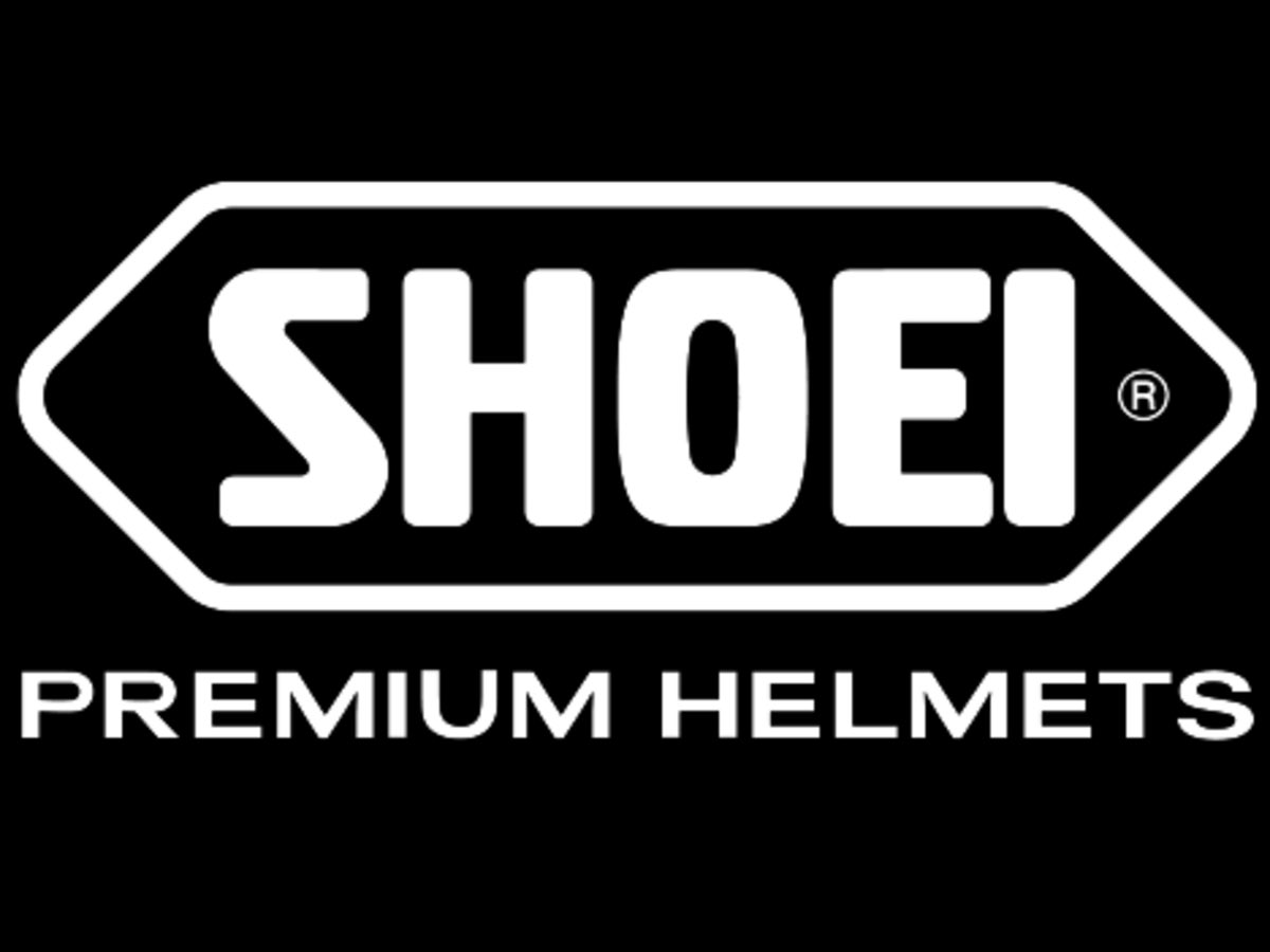 PutiMotor's tweet photo. 2026年10月1日より、SHOEI製ヘルメットの希望小売価格が改定。

原材料費や物流コストの高騰に対応するとともに、個人に合わせた内装調整を行う「P.F.S.」の施工料金を本体価格に含めた新たな価格体系へ移行。

今回の改定に合わせてSHOEI製は3000円〜8000円の値上げ（X-Fifteen カーボンは30000円）。

P.F.Sはヘルメット新規購入時の施行料が約3000円、持ち込み対応が約6000円程度だったため、施工料を考えれば値上げ幅は抑えられている。

https://t.co/HAB45TnfAN