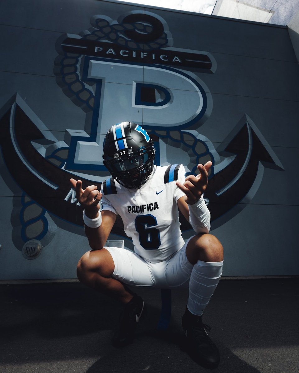 PHSMarinersFB's tweet photo. Toughest in the game. ⚓️

#TheStandard https://t.co/qxltL1gZ1x