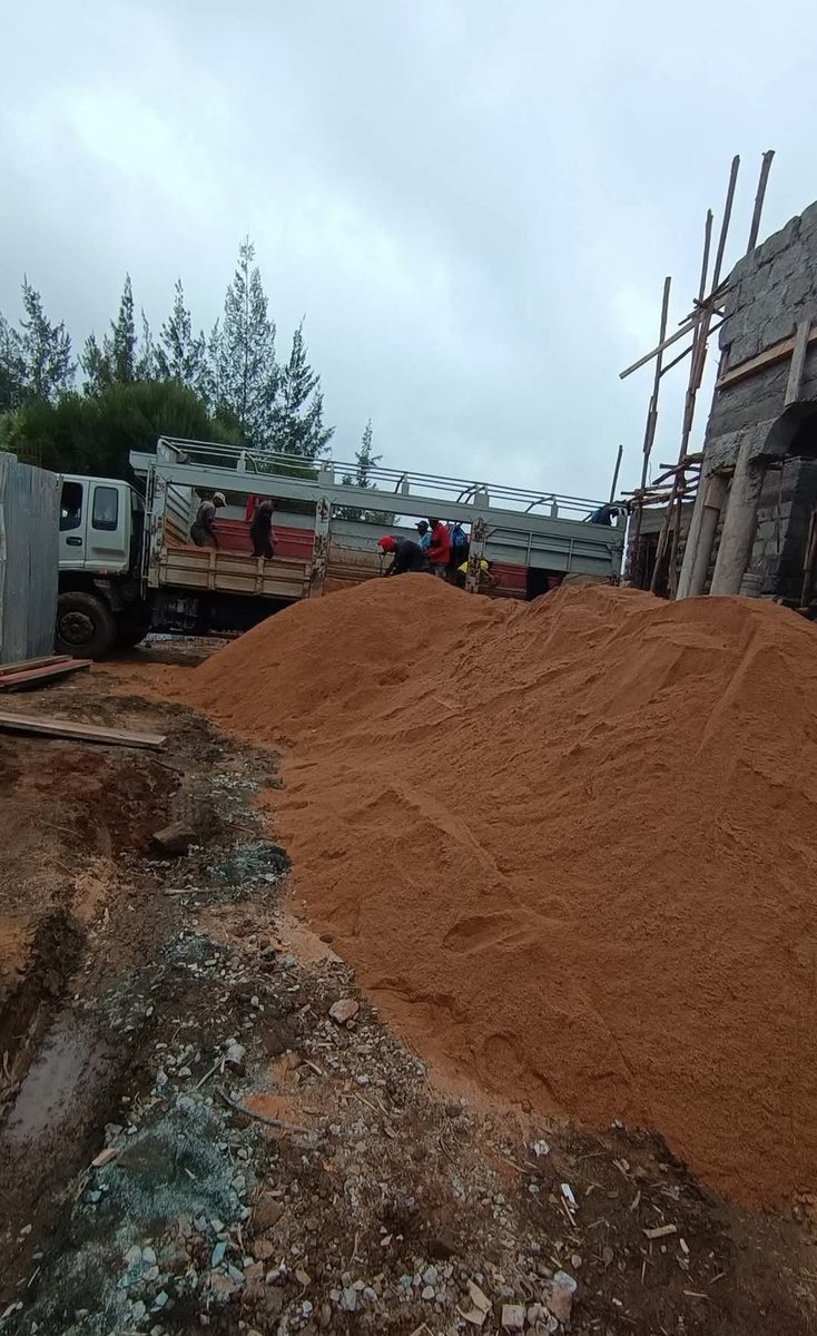 ignyharaz2's tweet photo. Anyway. Bado naendelea kutafta hela ndiposa nawauzieni construction materials.

For ballast 
River sand 
Machine cut stones 
Back fill materials
Hardcore 
Na vinginevyo, please talk to me within Nairobi 

0105024113 https://t.co/VdPwR2LFkd