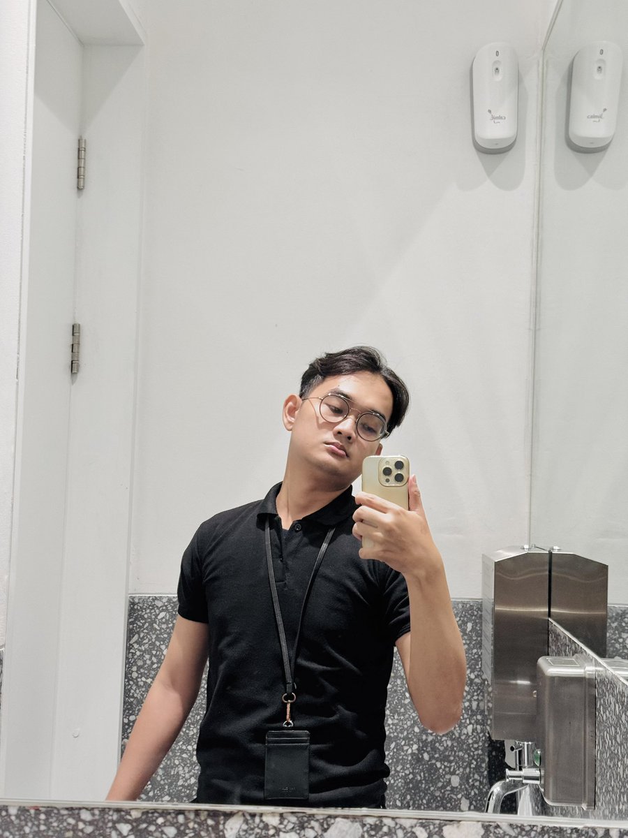 ur_symphony's tweet photo. Hi, wassup? ☺️ https://t.co/Pda4W0ySwt