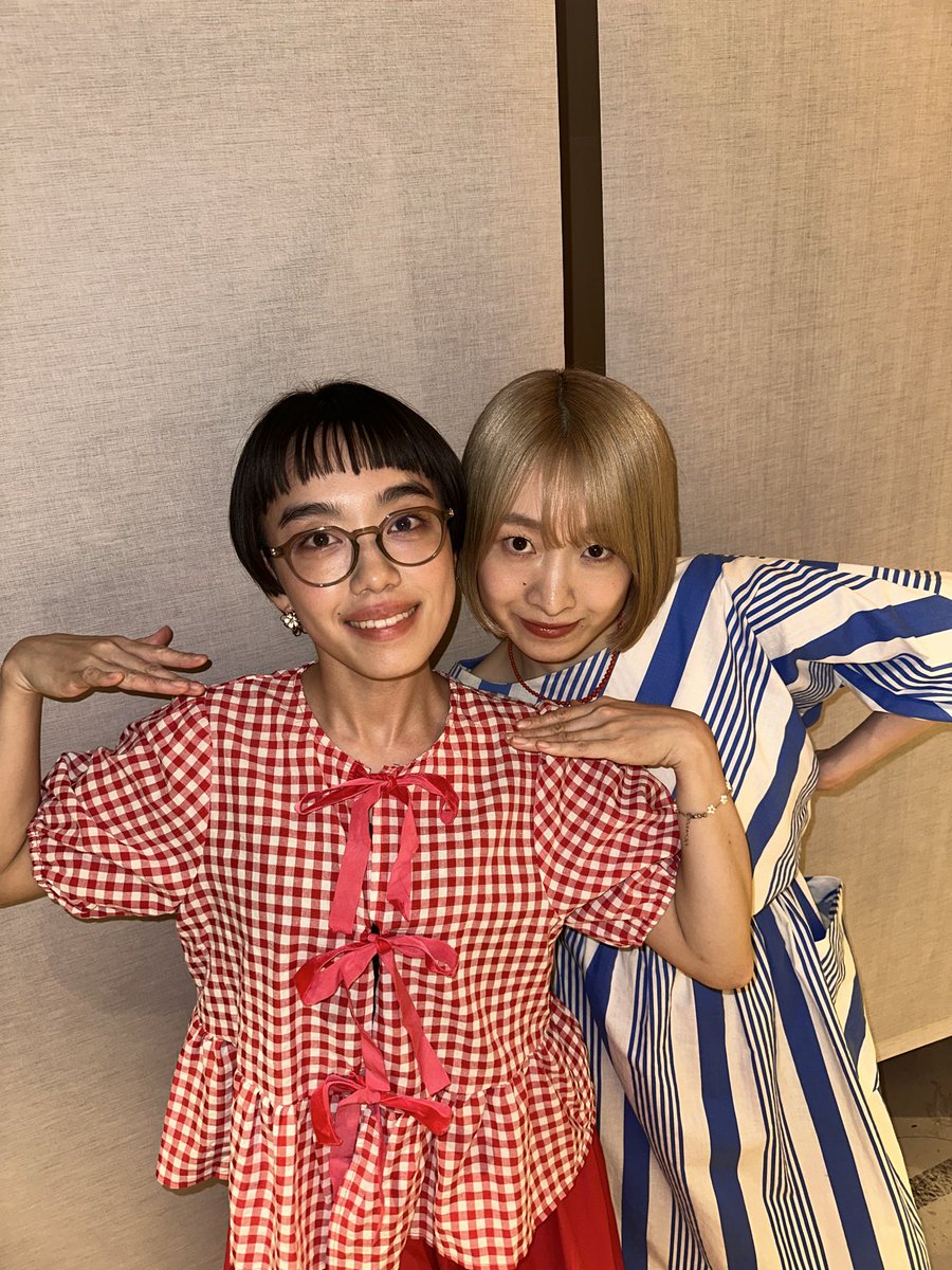 naototemouretai's tweet photo. 片桐さくらさんとのツーマンライブ
『 おかっぱラプソディ 』無事終演🍚🎈
歌でもMCでも伝えたいことぜーんぶ
できた！珍しワ、こんなん！！！
あのステージじゃないとできない歌が歌えました

ご来場くださった皆様、そしてスタッフの皆様、そしてさくらさんありがとうございました⛵️いい夏にしよう https://t.co/AqEYTSnhIZ
