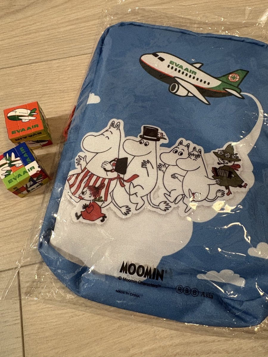 chatomaru321's tweet photo. 最近頻繁に帰国する我が家、費用を抑えようと利用した初エバー航空が非常に良かった。ご飯は美味しいし子供用に立派なノベルティの用意あるし台湾のクラフトビール飲めるしでもう最高。フライト時間は長くなるけどZIP使用時の国内の移動時間や追加費用考えたらこっちの方が良い。値打ちがありすぎる。 https://t.co/zE0FbemH7s