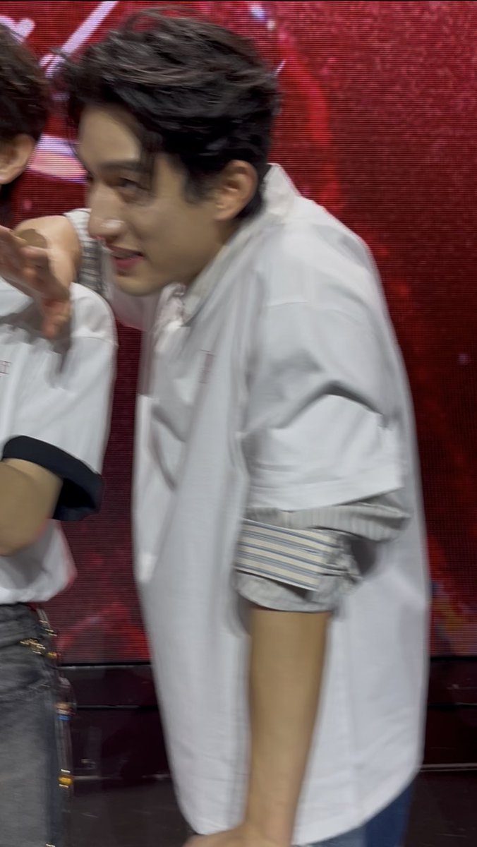 MayCln1's tweet photo. ขอเล่าสิ่งที่เสียใจที่สุดในคอนครั้งนี้ คือ เราไม่ได้กดบันทึกตอน Hi-Bye แล้วมันมีโมเม้นอ่าา คือ ช็อค อึ้ง ตัวชา เหมือนคนจะเป็นลม 😭😭

ได้มาแค่นี้เลย 
#DoubleHelix #AydenSng #LyuSiTong #FaXuanGe #HeJiaShu https://t.co/OwKXaZBmLg