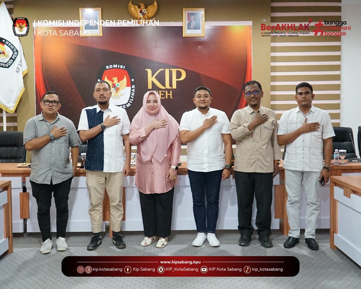 KIP_KotaSabang's tweet photo. #TemanPemilih Komisi Independen Pemilihan (KIP) Kota Sabang menyerahkan Laporan Sistem Pengendalian Intern Pemerintah (SPIP) kepada KIP Aceh pada Jumat, 24 Juli 2026. https://t.co/EfxbrcW5WD