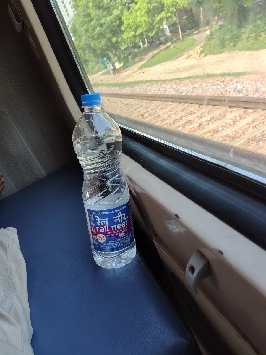 ANURAGS41's tweet photo. Delhi Cantt se Rail Neer ki bottle li...

Taste aisa tha ki ek pal ke liye laga, mere village ki nadi ka paani isse bhi zyada safe hoga. 💀

#RailNeer #IndianRailways https://t.co/Z1GPYsOSgY