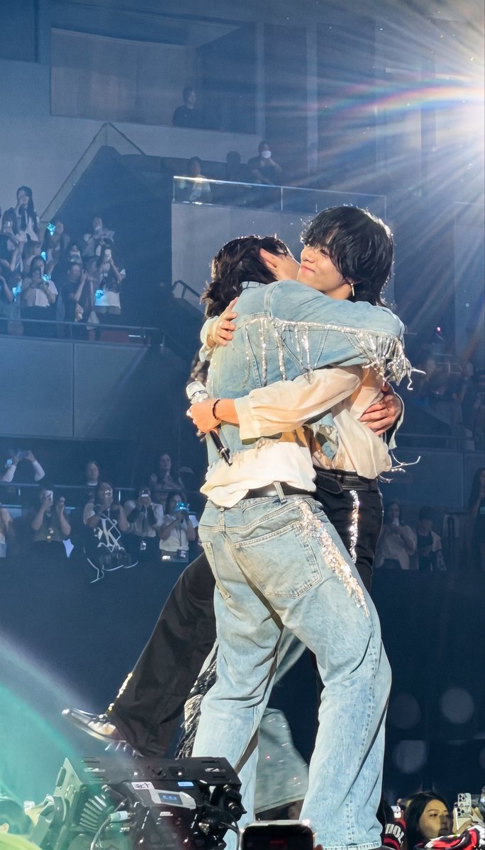 kitamura_kazsa's tweet photo. 海青くんと壱馬のハグ、需要あれば保存どうぞ🫶🏻
#武知海青 #川村壱馬 https://t.co/20QBZW9pmW