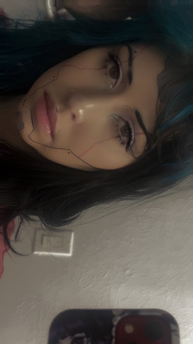 Morguegor3's tweet photo. Gotta do this makeup again #cyberpunk https://t.co/Dvb8gfmPbN