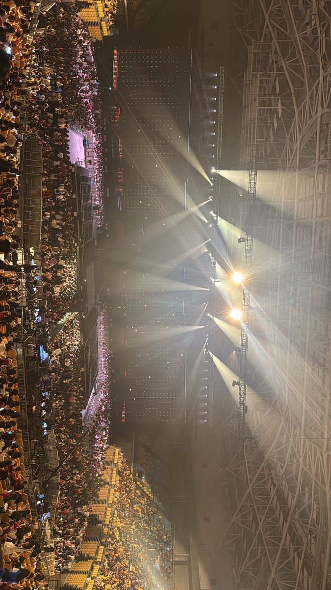 2luvhan's tweet photo. 진짜 더웠는데 너무너무너무 행복했음ㅠㅠㅠㅠㅠ https://t.co/HNSMSfT6Xv