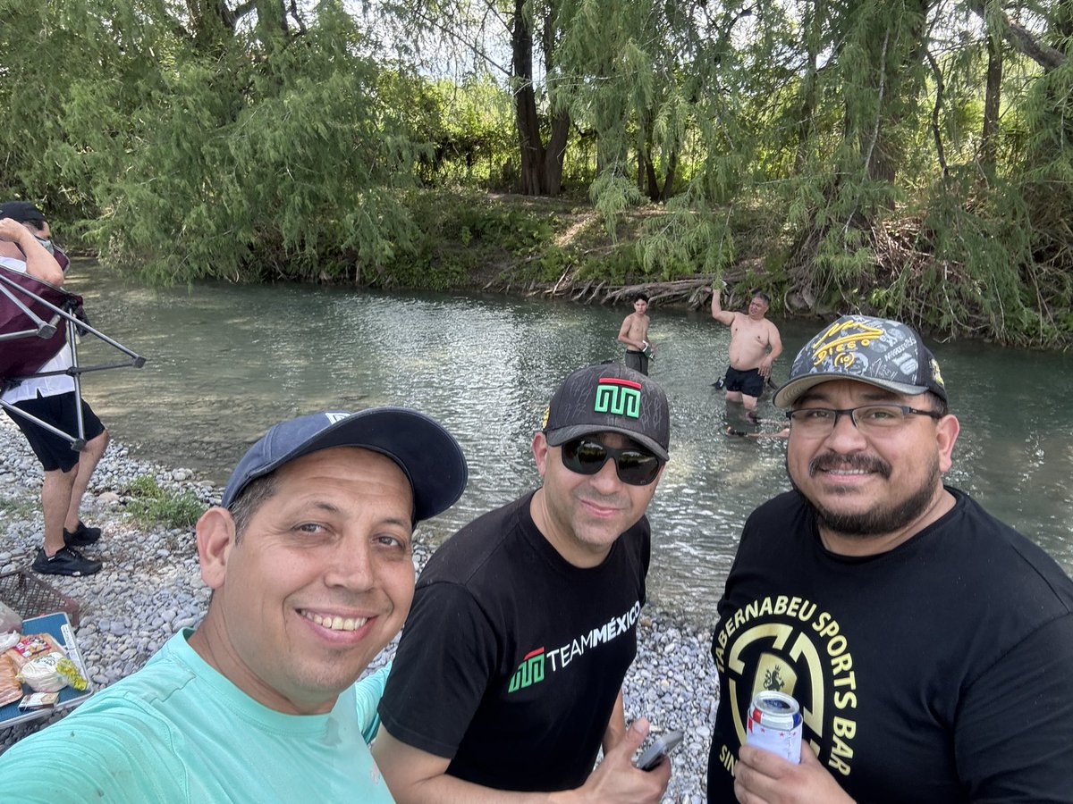 Tigre_2012's tweet photo. Una tardeada con los amigos en el Río Pilón 🌳🌊 https://t.co/ODB2zKn3wO
