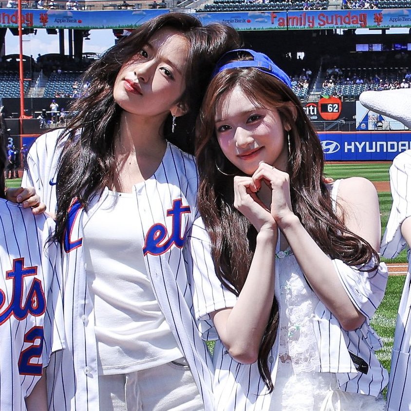 hehez_zip's tweet photo. Mets HEHEZ #헤헤즈 https://t.co/YQEM9cnDU0