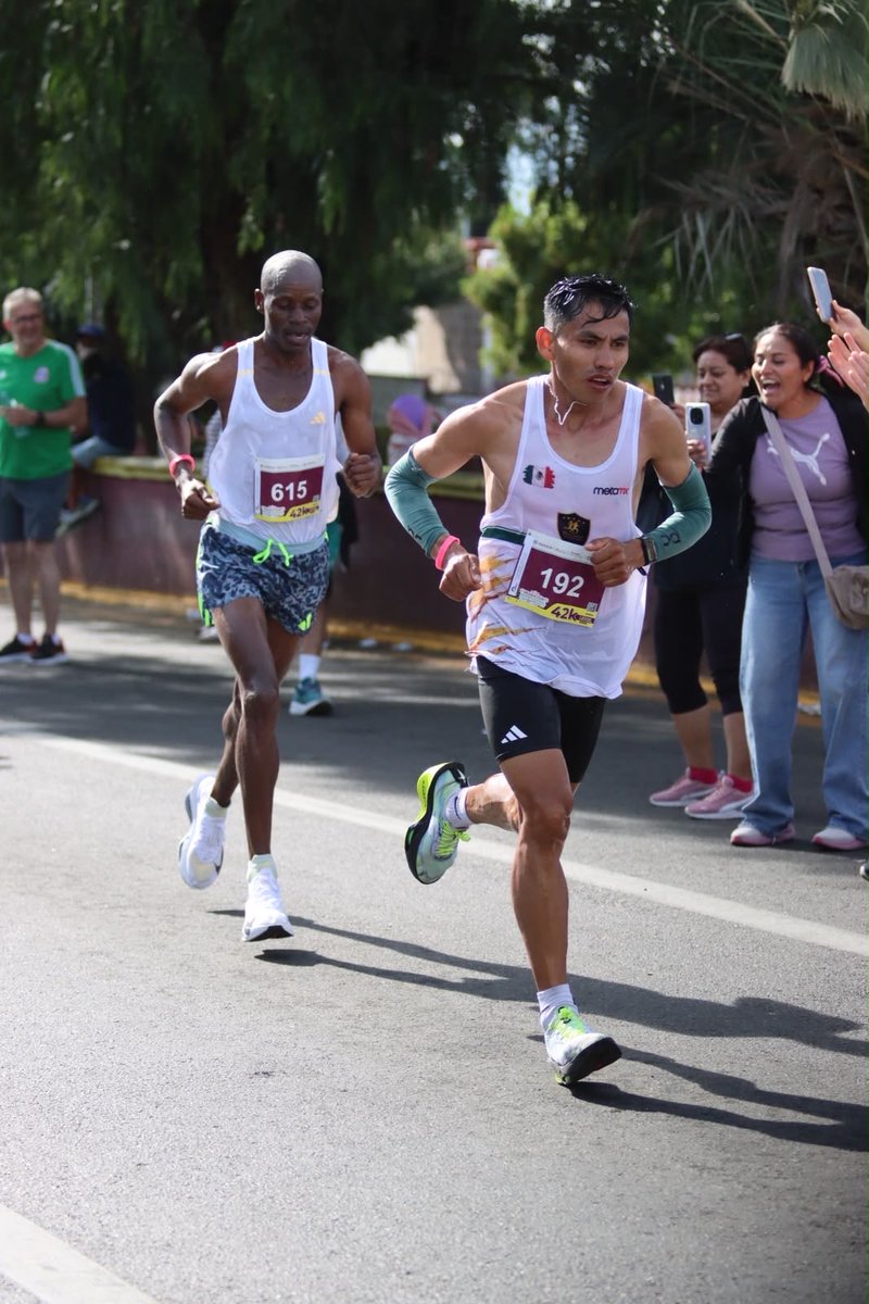 Territorioscore's tweet photo. Arturo Alvarez se coronó como el corredor más rápido del Maratón Internacional Guelaguetza 2026 derrotando al Keniano Rodgers Ondati Gesabwa. https://t.co/2U2WZemQIl