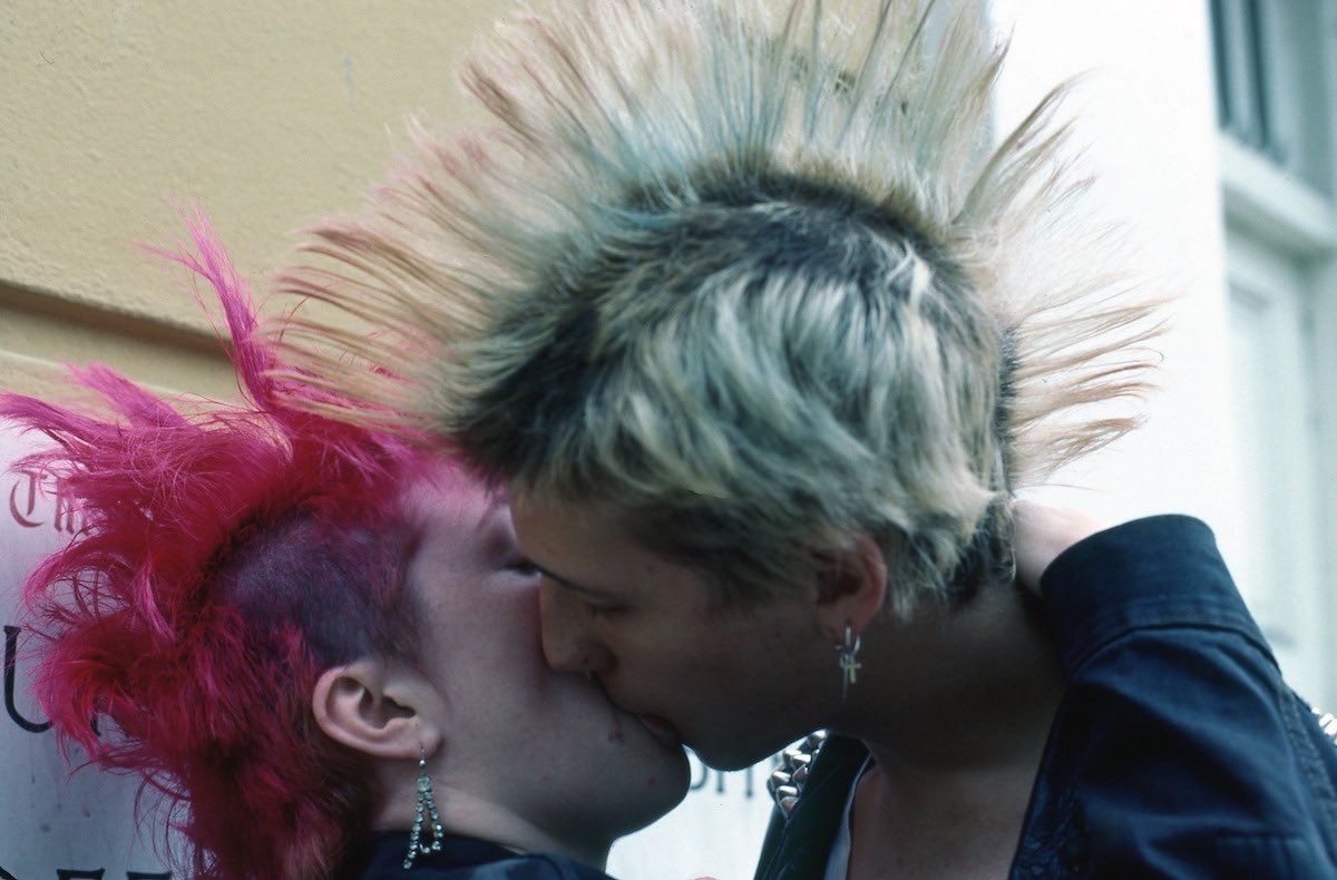 bab0oshk44's tweet photo. Photography by Mary Lou Fulton, c. 1980s https://t.co/58g9wtb130