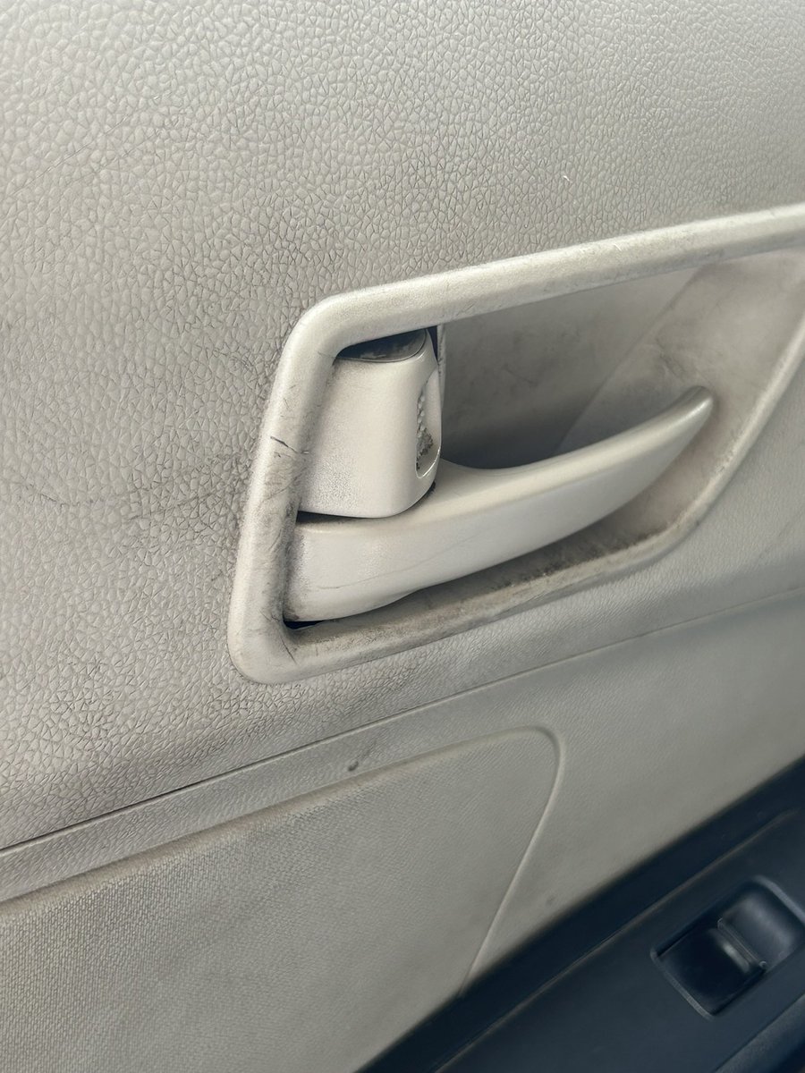 prateek_agg's tweet photo. @Uber_India Dear Uber, is that what I am paying you for? Kindly look at the attached
I dont think we deserve these class of services from a global taxi provider
Need a refund for the whole trip https://t.co/Hv3EvIbkCn