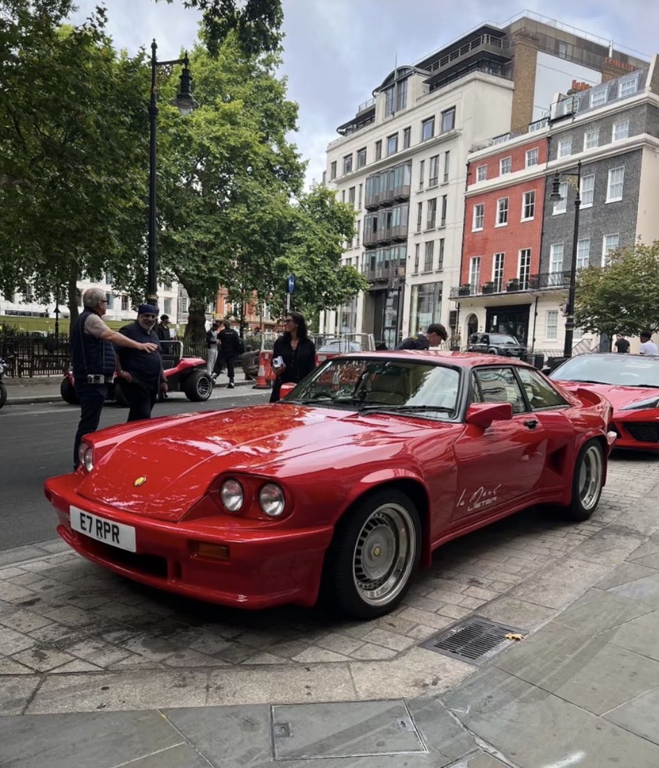 ListerLawrence's tweet photo. Stunning Lister Le Mans spotted! 

Call me biased but with 7.0 litres and twin superchargers, these are a pretty amazing beast to be hold. ♥️ https://t.co/IPeNYJwty1