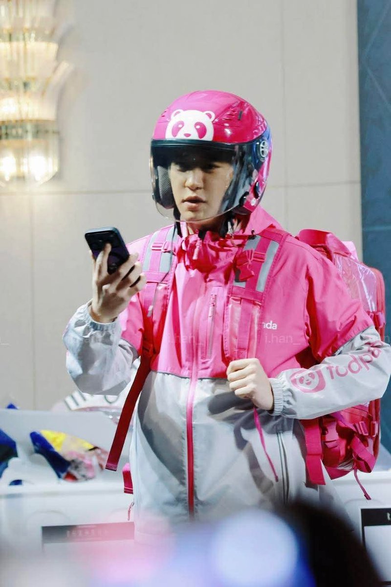 sparkling_loey's tweet photo. #chanbaek few twts au

pagkain inorder ni baekhyun pero pogi ang dumating... 123 go kaniya kaniya na! https://t.co/AMihcTYwgE