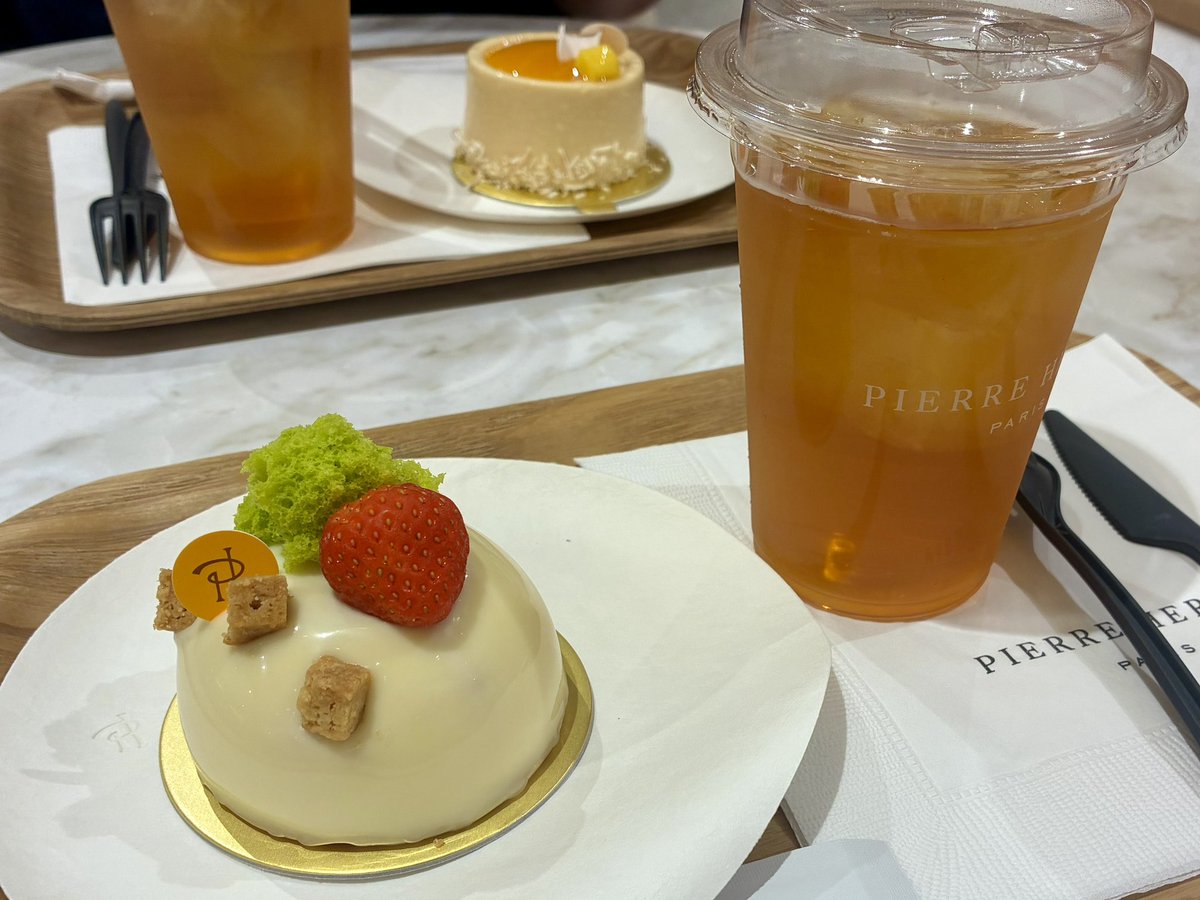 yuria_mtgjp's tweet photo. 東京の最後はくろみつさんとケーキ🍰
無限にお話弾むし楽しかったーーー！お土産もありがとうございます🙏🙏 https://t.co/isKd9k4wSa