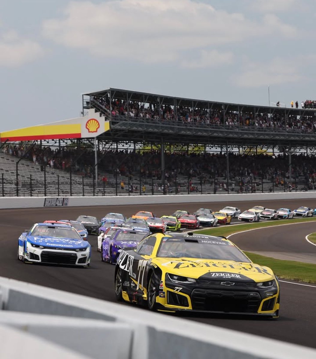 LogSomeLaps's tweet photo. Indianapolis Motor Speedway 

So difficult to pass in dirty air. Congratulations to the 67 group I guess. we finished P9. https://t.co/1bNdLbw1Og