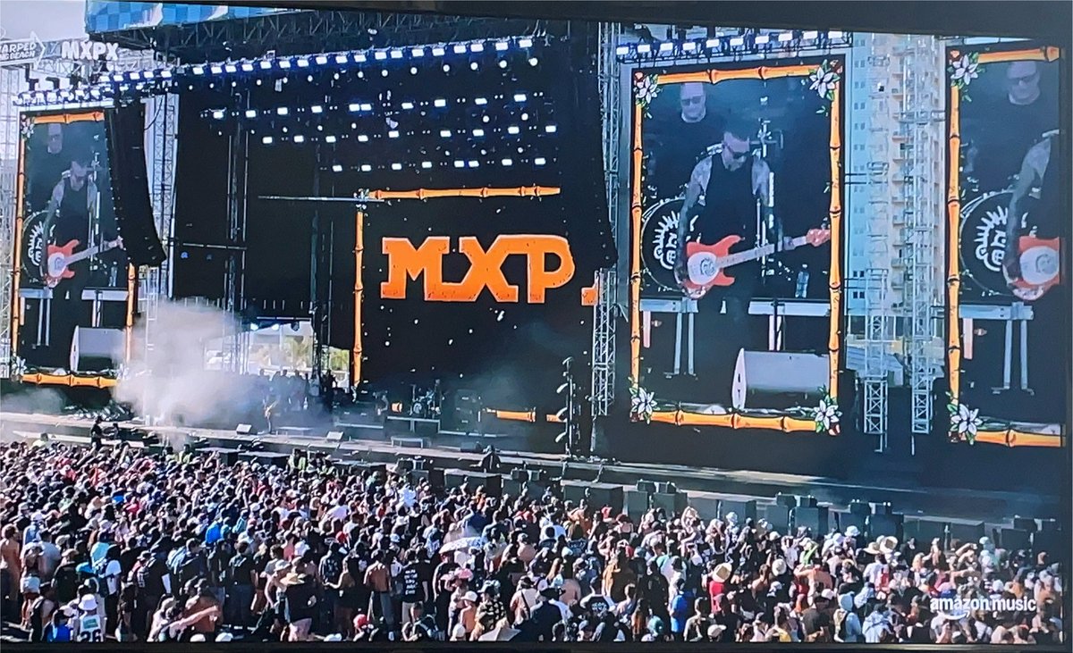 CHAHAHAHA's tweet photo. 今朝はMXPXだけ堪能してみました🙌懐かしパンクロック☆
他はあんまり知らないけど、夜も時間あったら観てみよ〜😊 https://t.co/oBIdWtl5UL