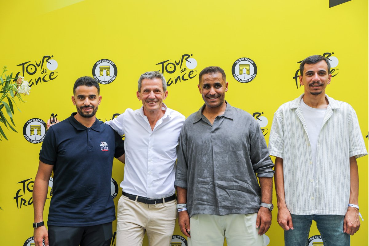 Saudi_Cycling's tweet photo. من باريس.. الرئيس @Ialshahrani_Ab يحضر المرحلة الختامية من طواف فرنسا 2026 🇸🇦🇫🇷
#TDF2026 https://t.co/7g1ieo5RLX