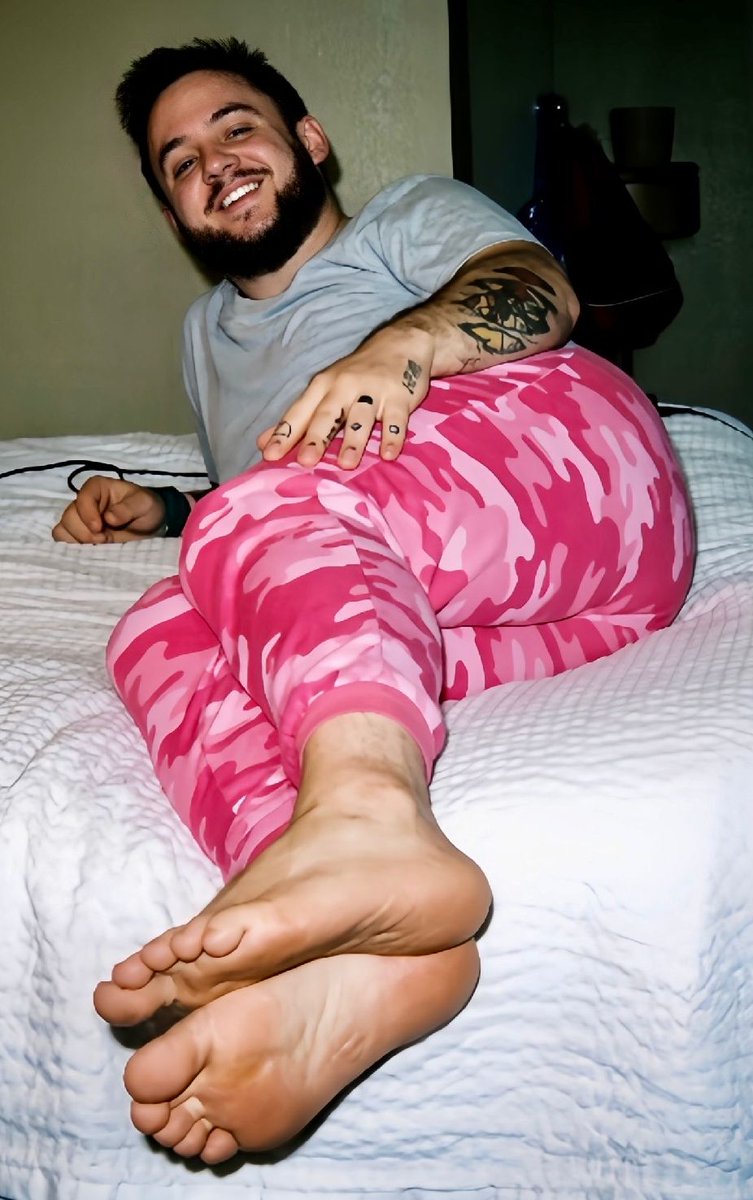 Babii_Jaay's tweet photo. Comfy. π£π¦Άπ¦Άπ€€π
π #beefcake #thick #daddysboy #malesoles #gaysoles #gaymalefeet #malefootfetish #malefootworship #gayfeetlove #mensfeet #soleslover #barefeetlovers #malefeetlovers #footslave #maletoes #meatysoles #feet #toeslovers #prettytoes #toes #soles #solesfetish #barefeet https://t.co/d3hQ80yGvL